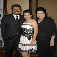 George Lopez, Maja Lopez, Ann Lopez tijekom dolaska na 29.godišnju Gala Daj život, hotel u M. A., Los Angeles, Kalifornija, 18. svibnja