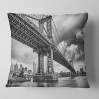 Designart Manhattan Bridge u sivoj sjeni - jastuk za bacanje fotografija Cityscape - 18x18
